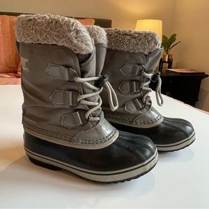 Sorel Kid’s size 1 winter boots